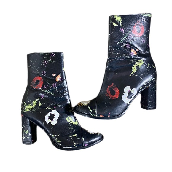 Anthropologie Matisse Graffiti Bootie - Picture 2 of 6